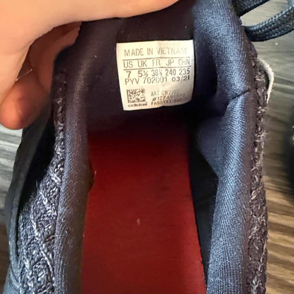 Adidas Ultraboost - Picture 5 of 6